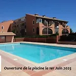 Maisonette Avec Cours Privative Dans Securisee Avec Piscine Апартаменты